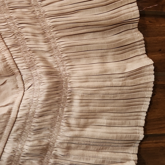 🆕️ Philosophy Cut & Sewn  V Neck Blouse in Latte - Picture 6 of 8